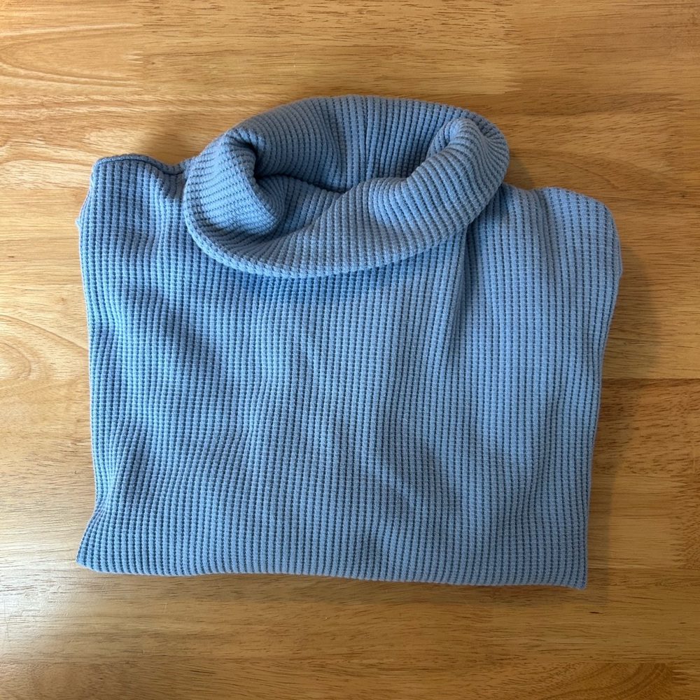 Gap Women’s Blue Turtleneck Waffle Sweater